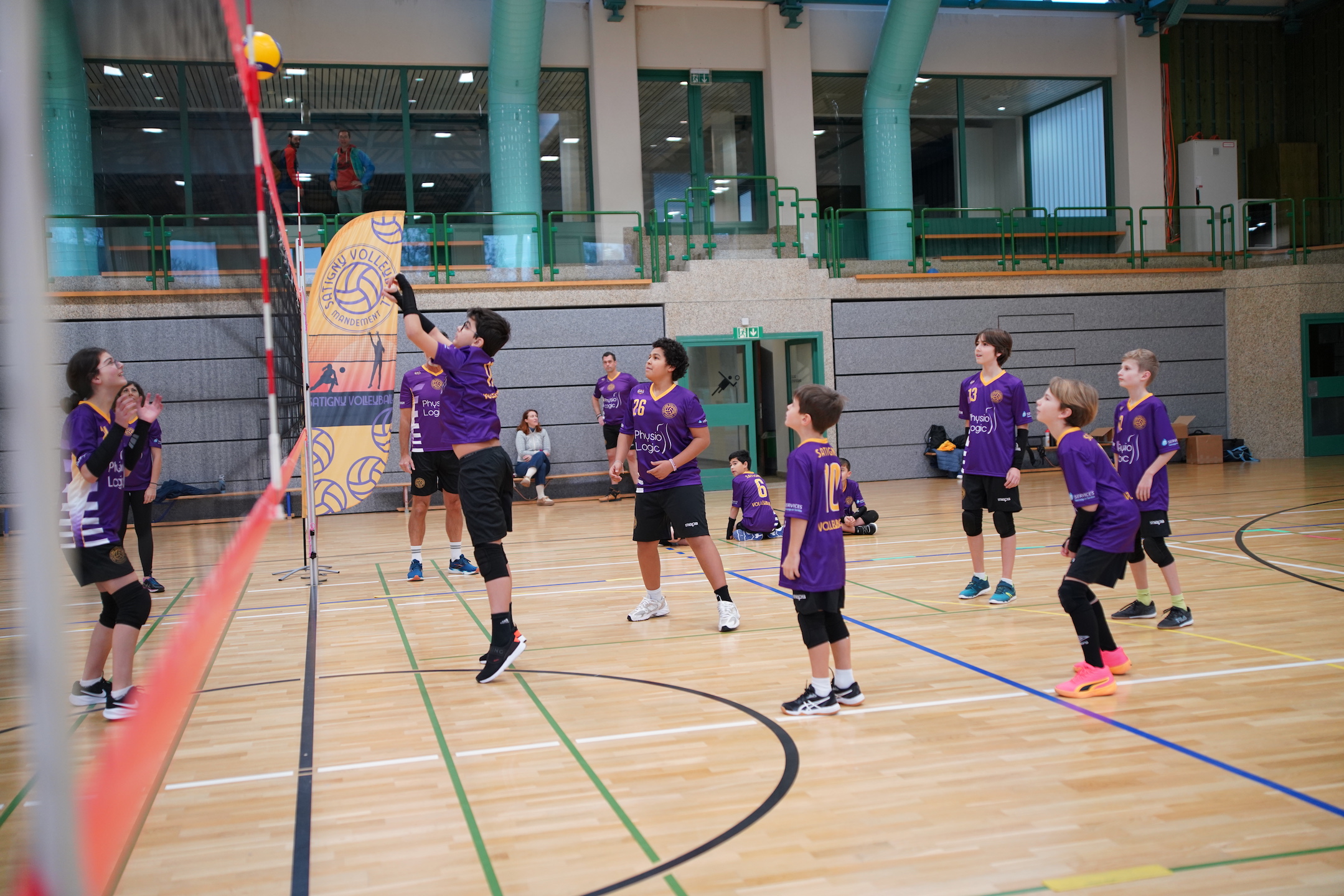 Garçons de l'équipe U14 à l'attaque